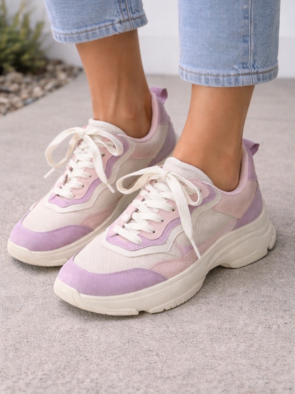 Shoe Dazzle Lavender and Cream Chunky Women’s Sneaker